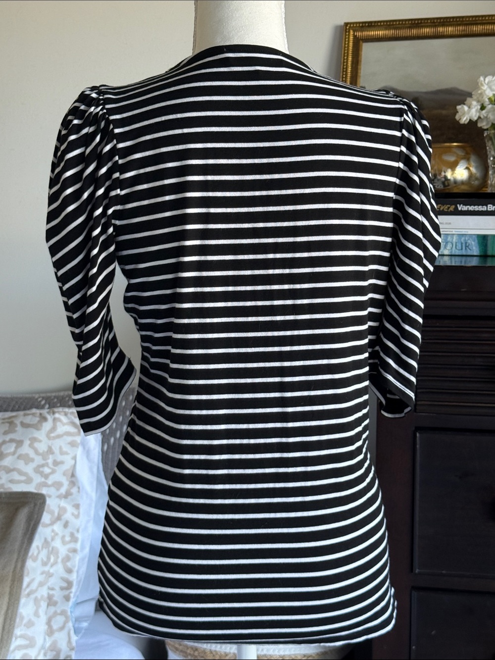 FRAME Striped V-Neck Puff Sleeve Top - Black & White - Picture 4 of 8